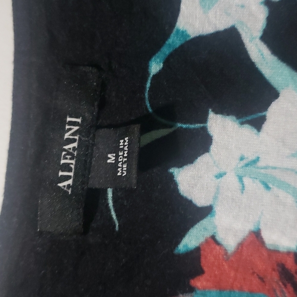 Top - Picture 5 of 7